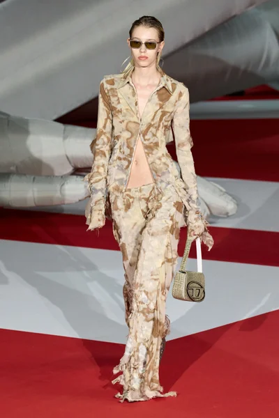 Look 30